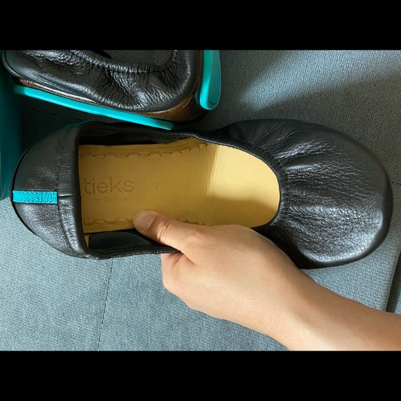 Tieks Matte Black Flats Size 7 NWT - Picture 5 of 11